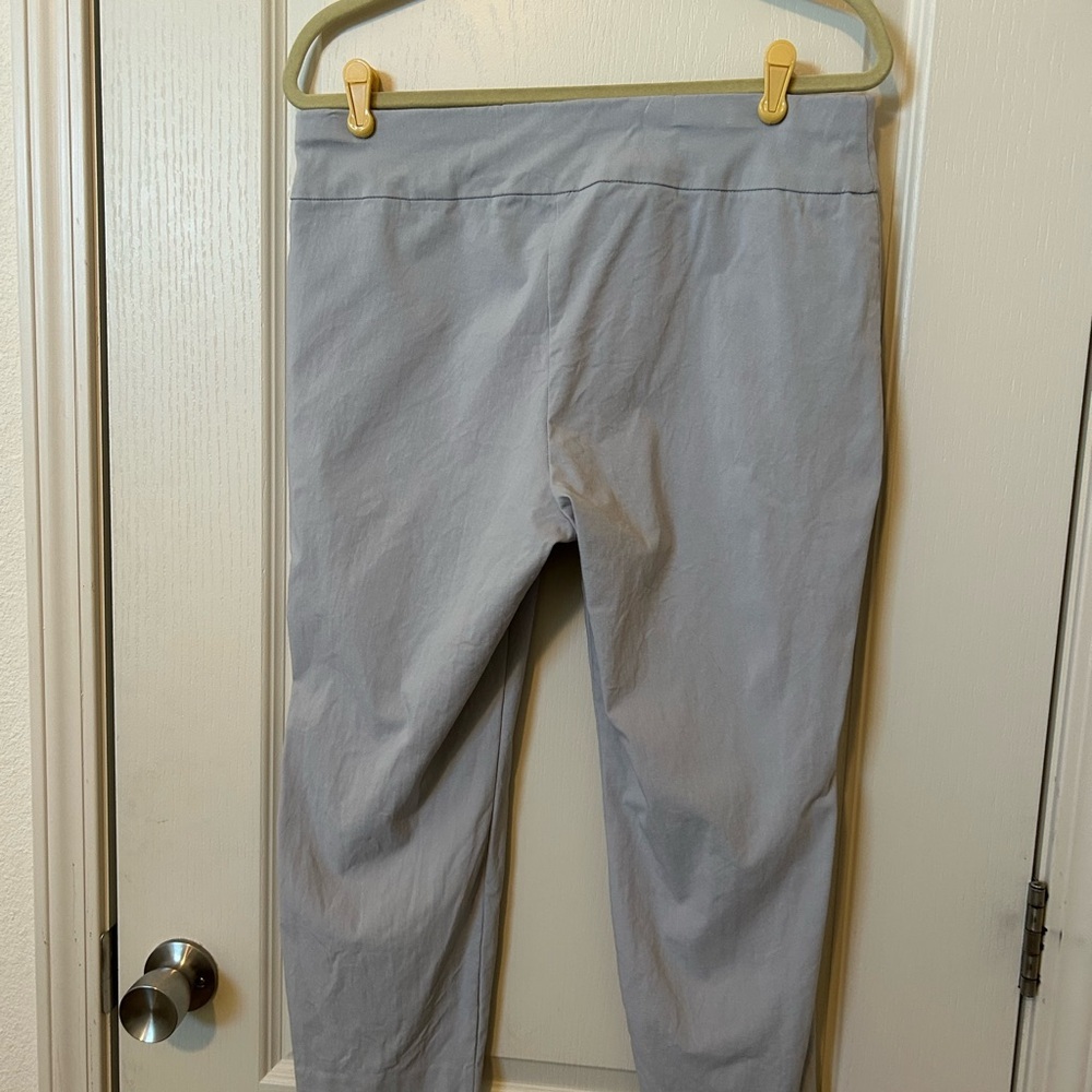 Alfani Women's Light Gray Cropped Pants - Picture 4 of 6